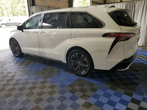 5TDXRKEC1NS104312 2022 TOYOTA SIENNA - Image 2
