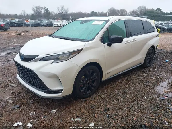 5TDXRKEC2MS007229 2021 TOYOTA SIENNA - Image 2