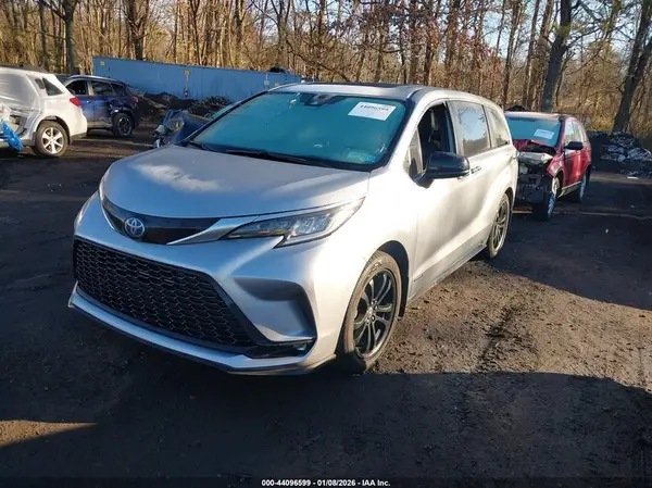 5TDXRKEC2MS023107 2021 TOYOTA SIENNA - Image 2