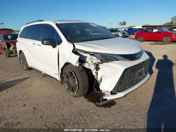 5TDXRKEC2MS051179 2021 TOYOTA SIENNA - Image 1