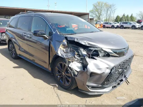 5TDXRKEC2NS108482 2022 TOYOTA SIENNA - Image 1
