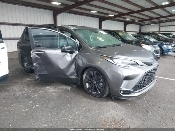 5TDXRKEC2NS121328 2022 TOYOTA SIENNA - Image 1
