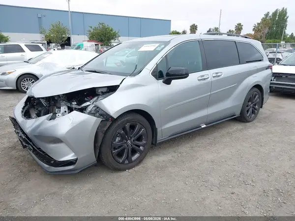 5TDXRKEC2PS149780 2023 TOYOTA SIENNA - Image 2