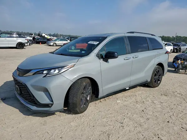 5TDXRKEC2PS170032 2023 TOYOTA SIENNA - Image 1