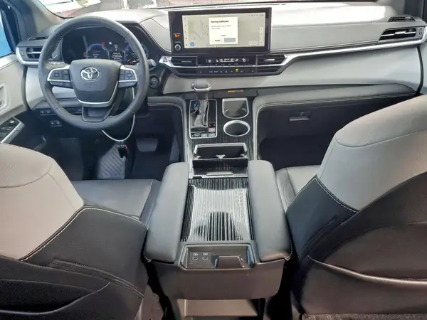 5TDXRKEC2SS247331 2025 TOYOTA SIENNA - Image 8