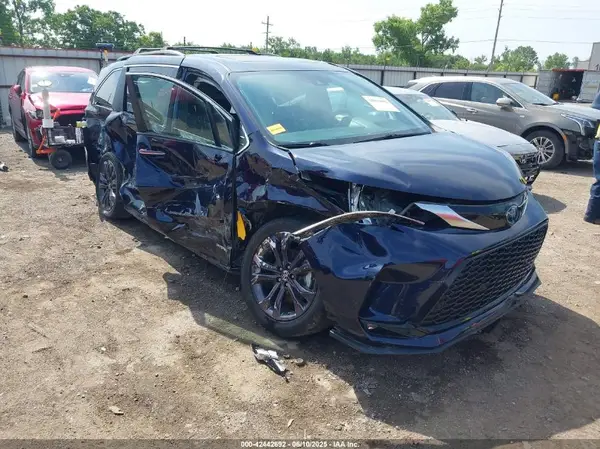 5TDXRKEC3MS016036 2021 TOYOTA SIENNA - Image 1