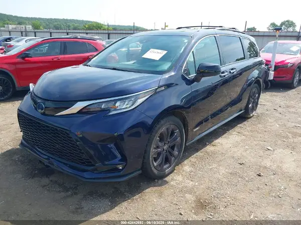 5TDXRKEC3MS016036 2021 TOYOTA SIENNA - Image 2