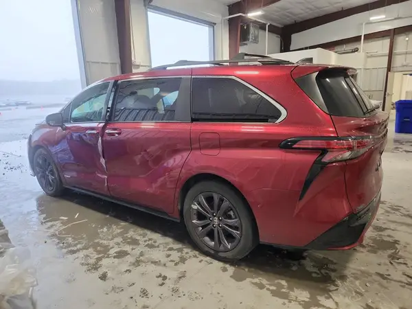 5TDXRKEC3MS056858 2021 TOYOTA SIENNA - Image 2