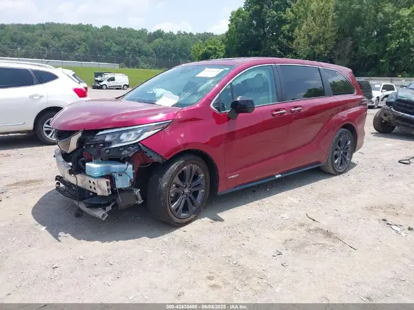 5TDXRKEC4MS017258 2021 TOYOTA SIENNA - Image 2