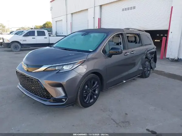 5TDXRKEC4NS133285 2022 TOYOTA SIENNA - Image 2
