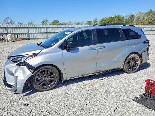 5TDXRKEC4RS198739 2024 TOYOTA SIENNA - Image 1