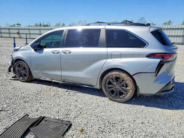 5TDXRKEC4RS198739 2024 TOYOTA SIENNA - Image 2