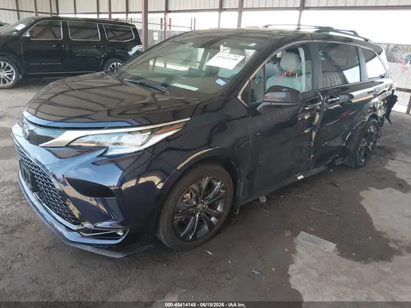 5TDXRKEC4RS211490 2024 TOYOTA SIENNA - Image 2