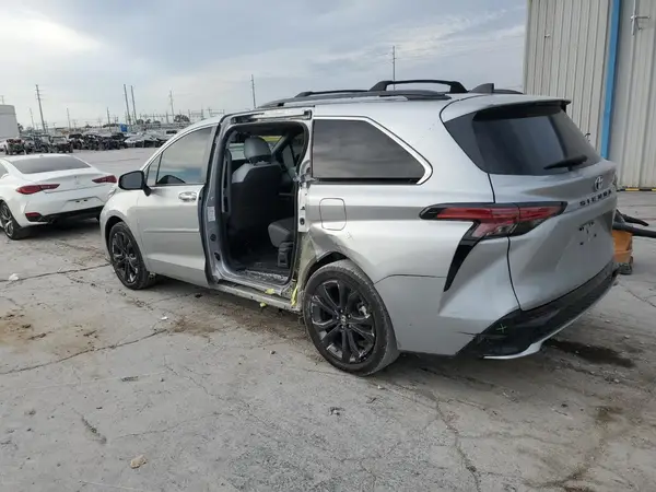 5TDXRKEC4RS214020 2024 TOYOTA SIENNA - Image 2