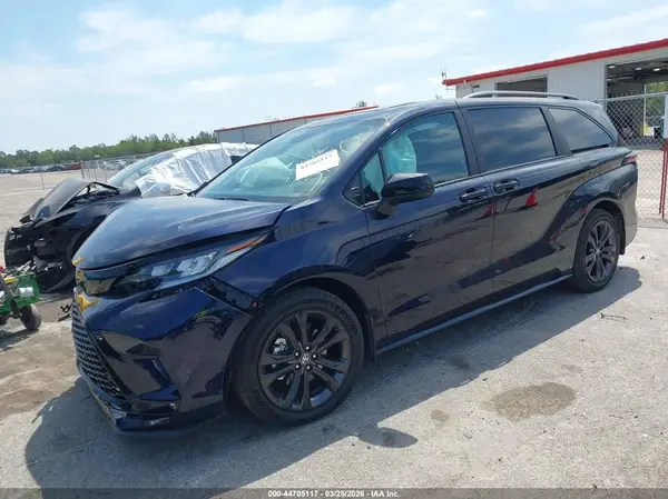 5TDXRKEC4TS303190 2026 TOYOTA SIENNA - Image 2