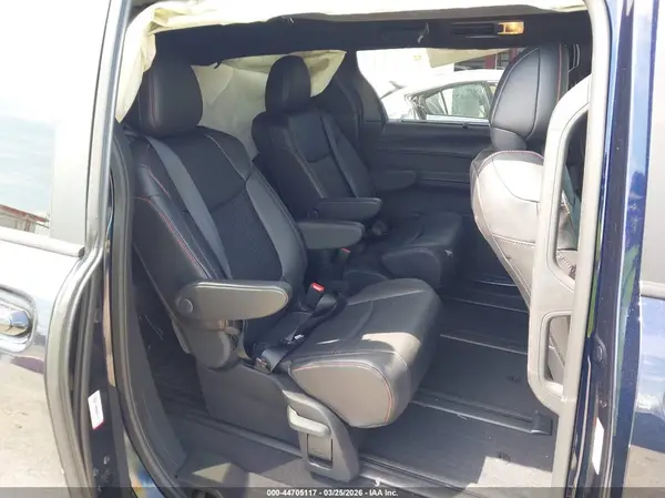 5TDXRKEC4TS303190 2026 TOYOTA SIENNA - Image 8