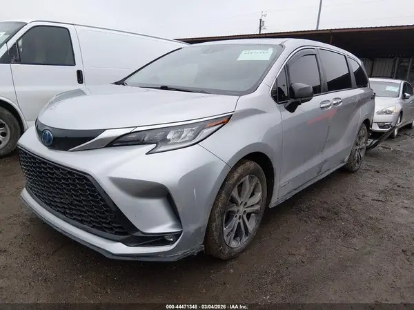 5TDXRKEC5MS005619 2021 TOYOTA SIENNA - Image 2
