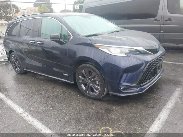 5TDXRKEC5MS020539 2021 TOYOTA SIENNA - Image 1