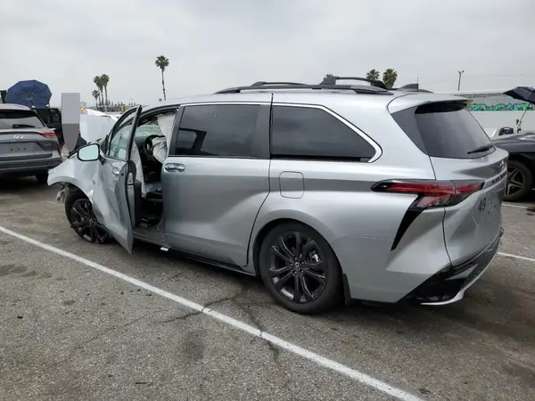 5TDXRKEC5MS041391 2021 TOYOTA SIENNA - Image 2