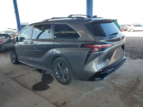 5TDXRKEC5NS105687 2022 TOYOTA SIENNA - Image 2