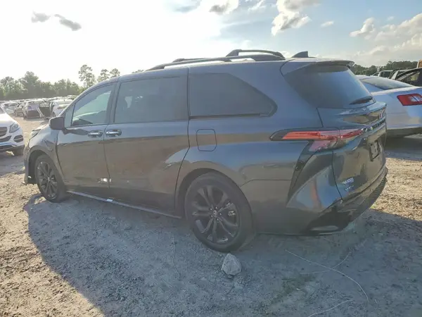 5TDXRKEC5SS253043 2025 TOYOTA SIENNA - Image 2