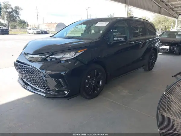 5TDXRKEC5SS285815 2025 TOYOTA SIENNA - Image 2