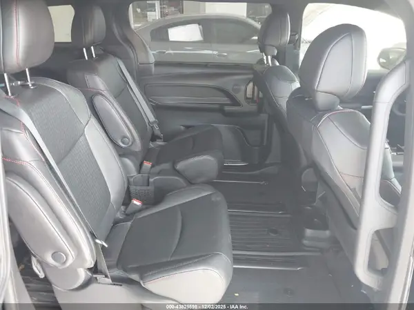 5TDXRKEC5SS285815 2025 TOYOTA SIENNA - Image 8