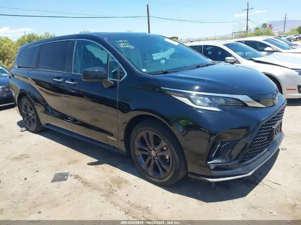 5TDXRKEC6MS021909 2021 TOYOTA SIENNA - Image 1