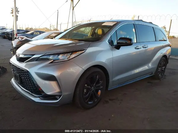 5TDXRKEC6MS055252 2021 TOYOTA SIENNA - Image 2