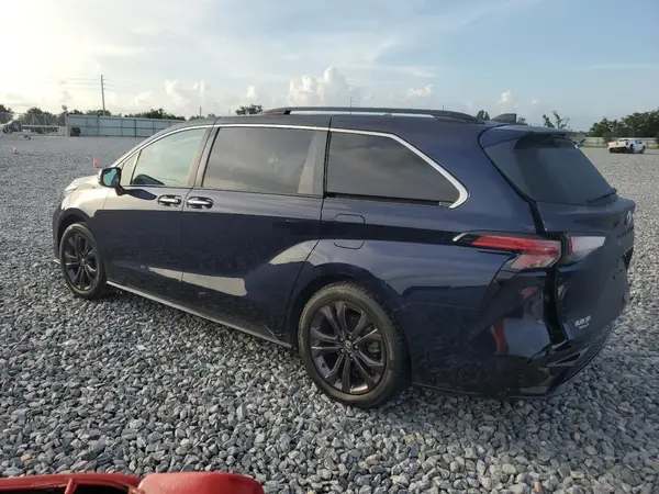 5TDXRKEC6NS103883 2022 TOYOTA SIENNA - Image 2