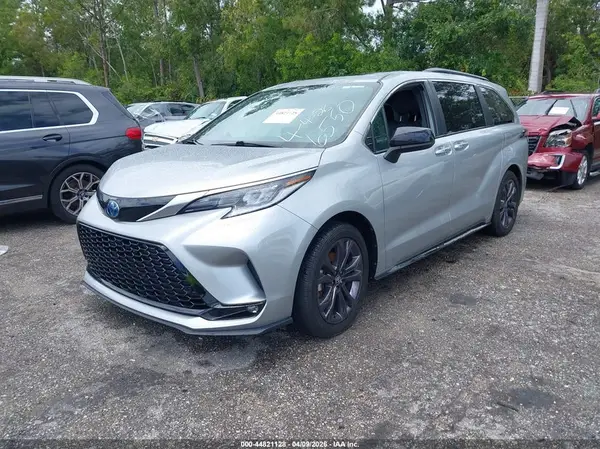 5TDXRKEC6NS126550 2022 TOYOTA SIENNA - Image 2