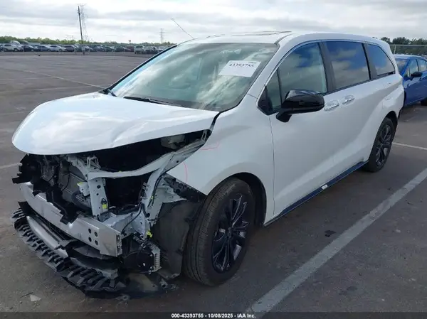 5TDXRKEC6RS188035 2024 TOYOTA SIENNA - Image 2