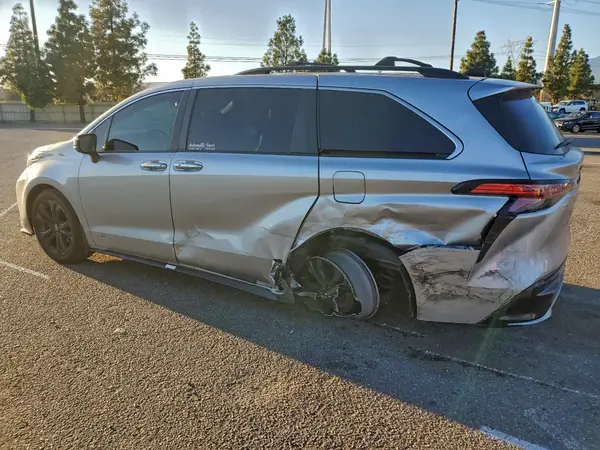 5TDXRKEC7MS043627 2021 TOYOTA SIENNA - Image 2