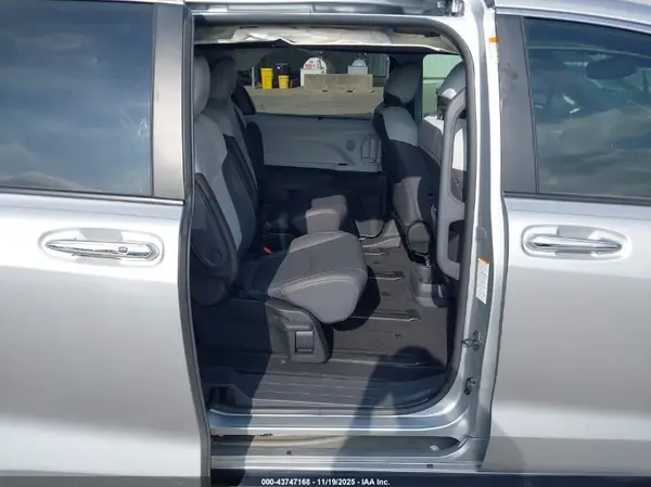 5TDXRKEC7NS112866 2022 TOYOTA SIENNA - Image 8