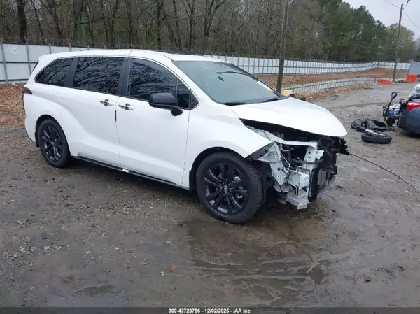 5TDXRKEC7NS124595 2022 TOYOTA SIENNA - Image 1