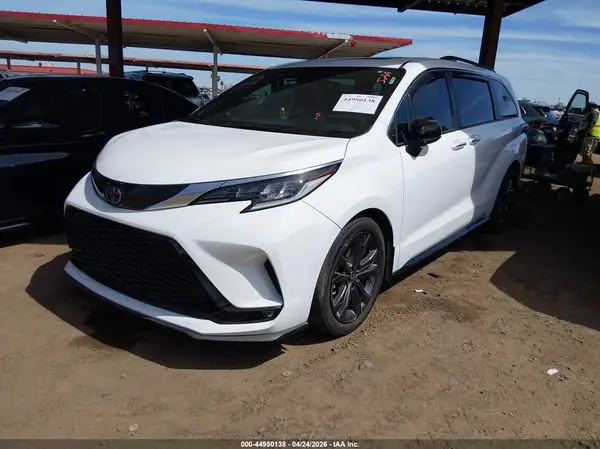 5TDXRKEC7RS181854 2024 TOYOTA SIENNA - Image 2