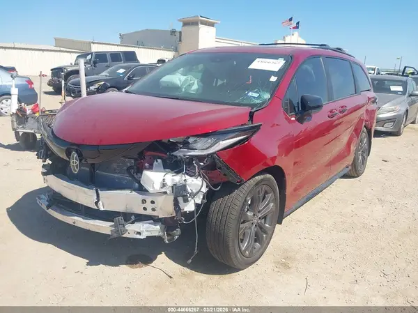5TDXRKEC7TS298924 2026 TOYOTA SIENNA - Image 2
