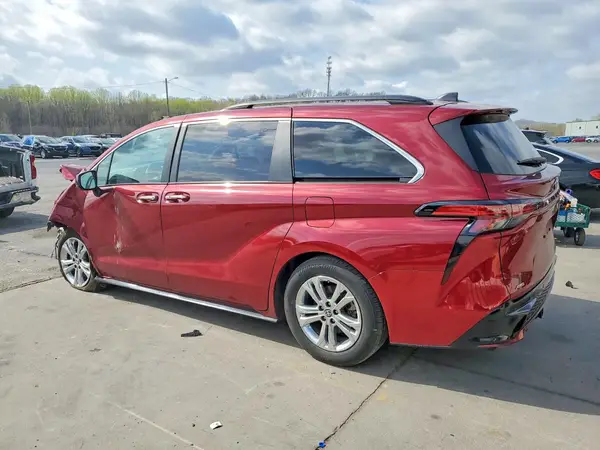5TDXRKEC8NS078310 2022 TOYOTA SIENNA - Image 2