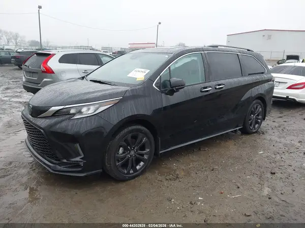 5TDXRKEC8RS207538 2024 TOYOTA SIENNA - Image 2