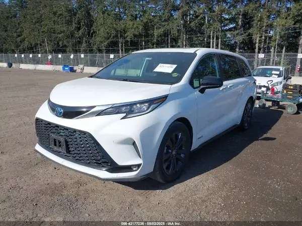 5TDXRKEC9MS004991 2021 TOYOTA SIENNA - Image 2