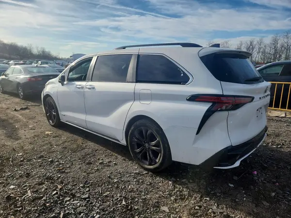 5TDXRKEC9MS032015 2021 TOYOTA SIENNA - Image 2