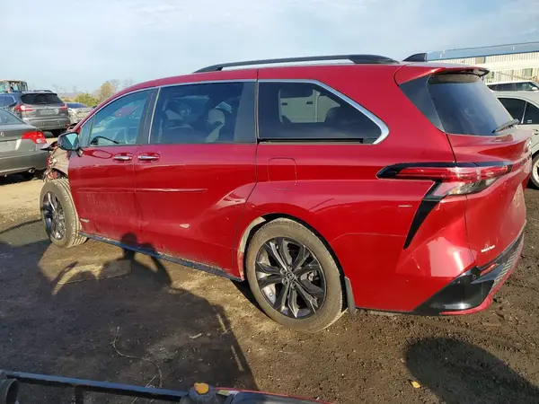 5TDXRKEC9MS073132 2021 TOYOTA SIENNA - Image 2