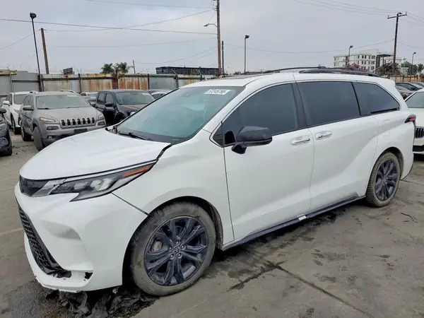5TDXRKEC9NS086710 2022 TOYOTA SIENNA - Image 1