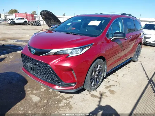 5TDXRKEC9NS108947 2022 TOYOTA SIENNA - Image 2