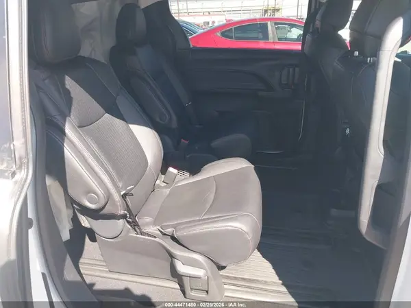 5TDXRKEC9TS297239 2026 TOYOTA SIENNA - Image 8