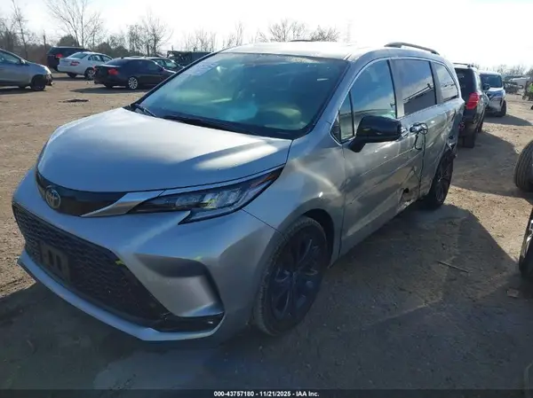 5TDXRKECXPS156623 2023 TOYOTA SIENNA - Image 2