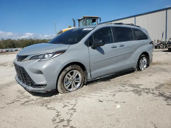 5TDXSKFC0PS107594 2023 TOYOTA SIENNA - Image 1