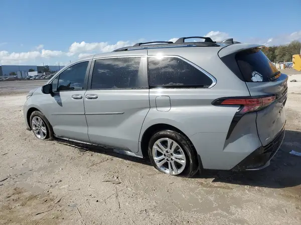 5TDXSKFC0PS107594 2023 TOYOTA SIENNA - Image 2