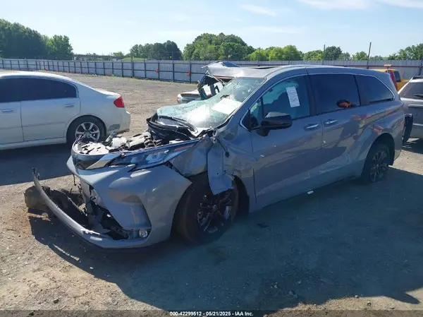 5TDXSKFC0RS135429 2024 TOYOTA SIENNA - Image 2