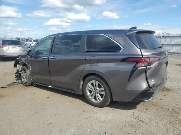 5TDXSKFC1MS006236 2021 TOYOTA SIENNA - Image 2